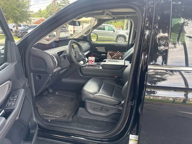 Used 2025 Ford Expedition Active RWD image 15