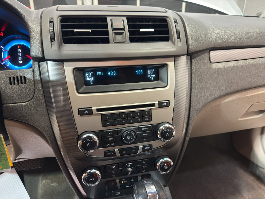 Used 2011 Ford Fusion SEL w/ 302A Rapid Spec Order Code image 18