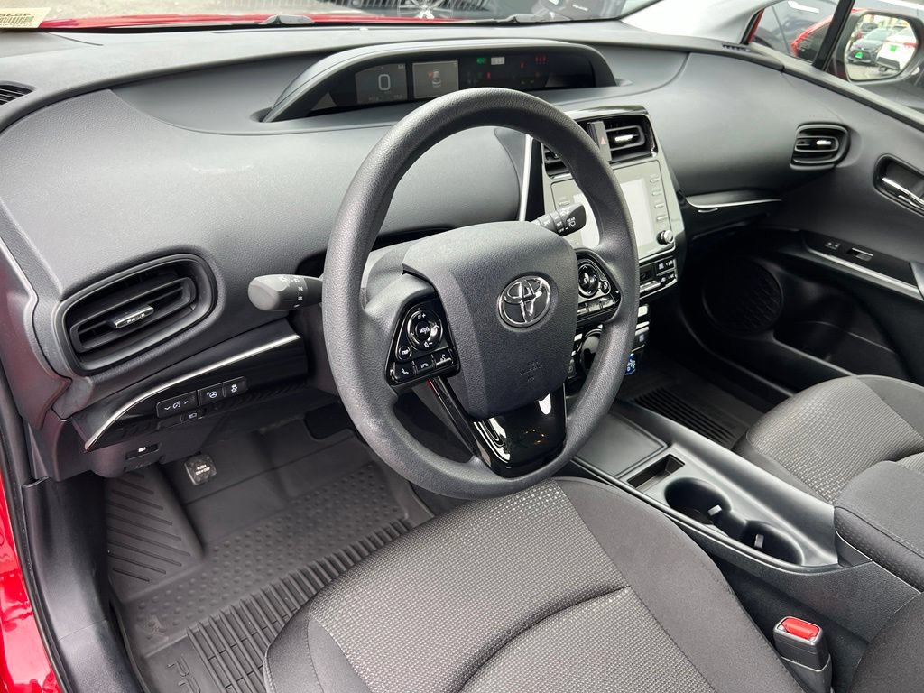 Certified 2022 Toyota Prius LE FWD image 12