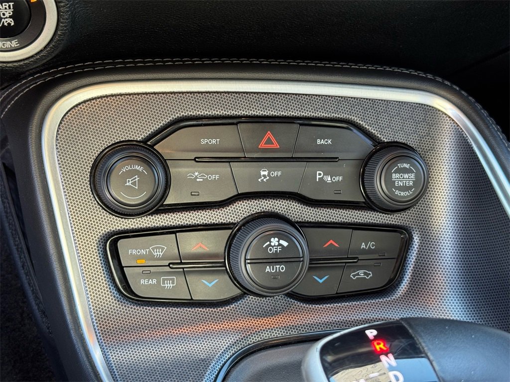 Used 2015 Dodge Challenger SXT Plus w/ Technology Group image 27