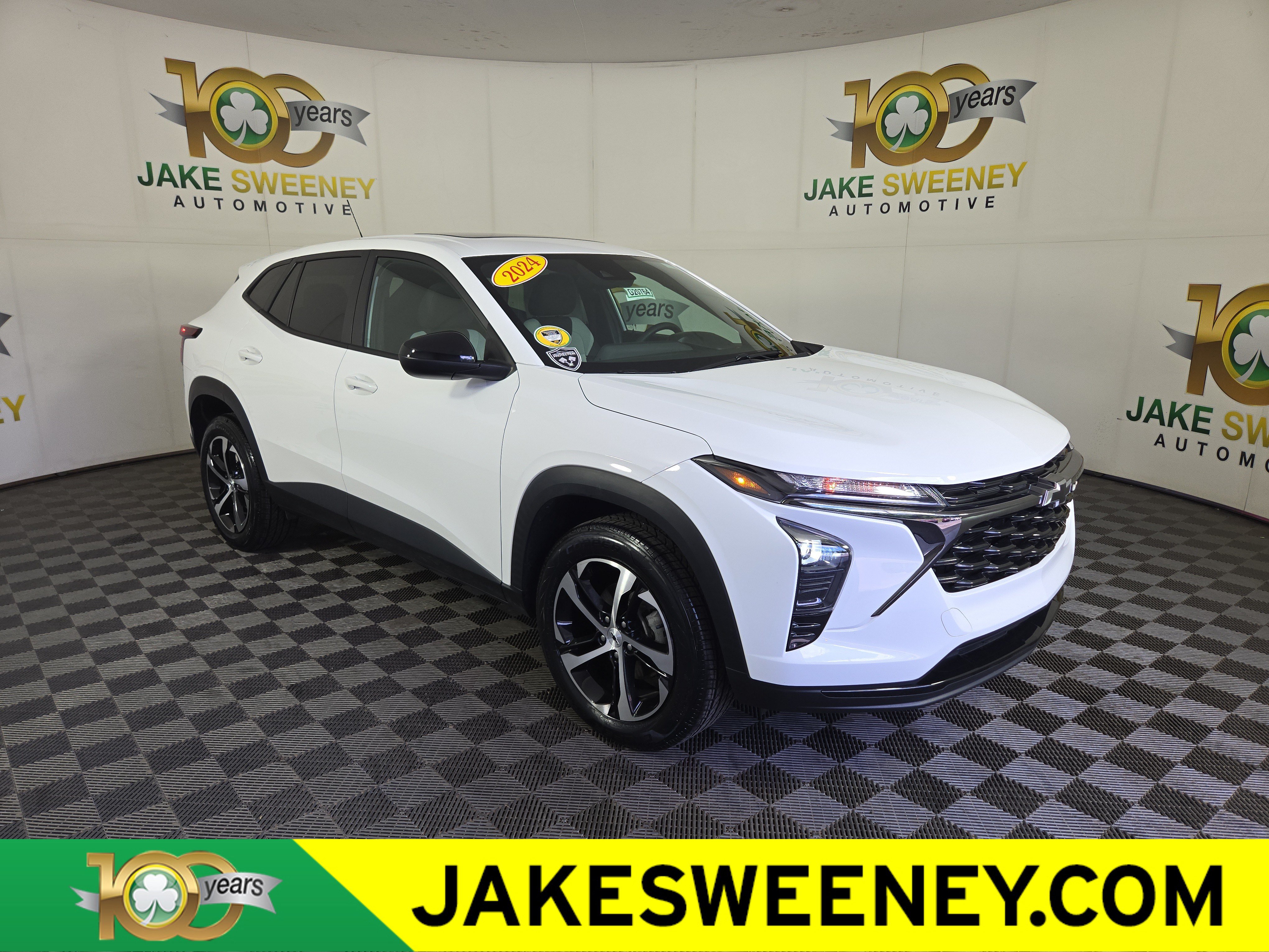 Certified 2024 Chevrolet Trax RS w/ Sunroof Package FWD image 1