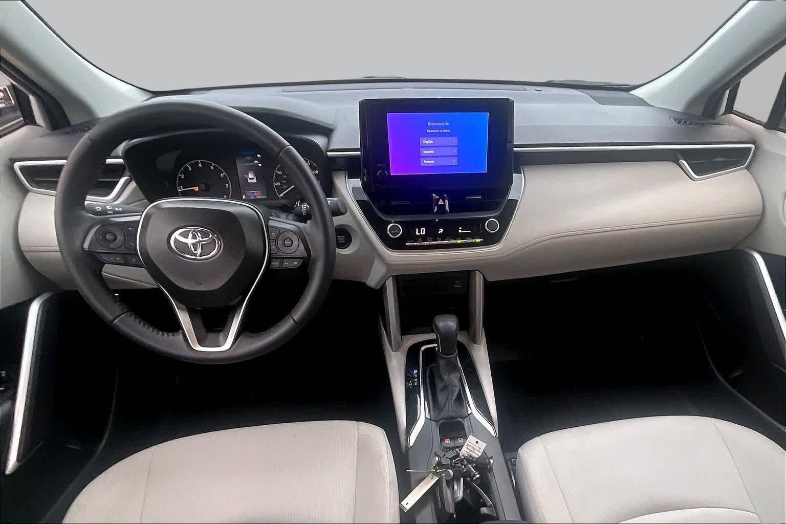 Used 2025 Toyota Corolla Cross LE FWD image 13