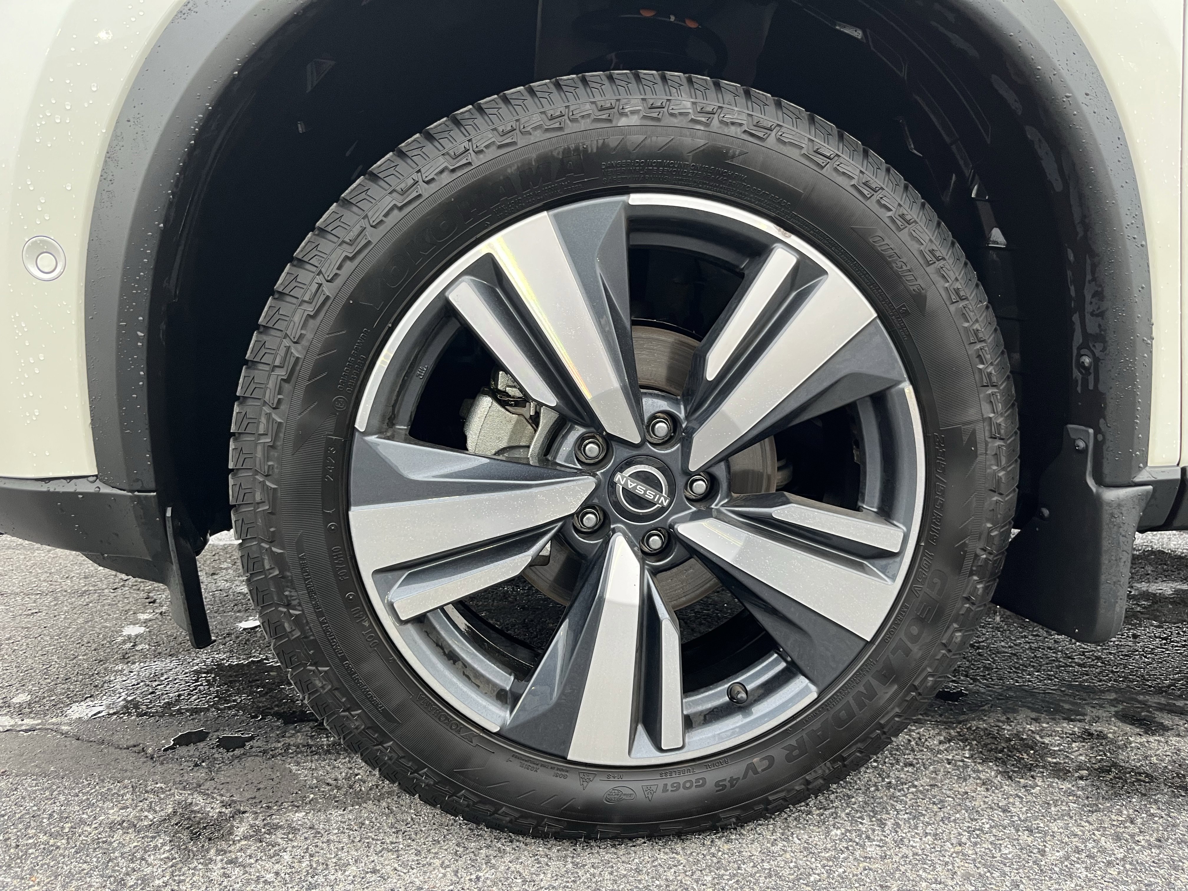 Used 2023 Nissan Rogue SL w/ SL Premium Package image 12