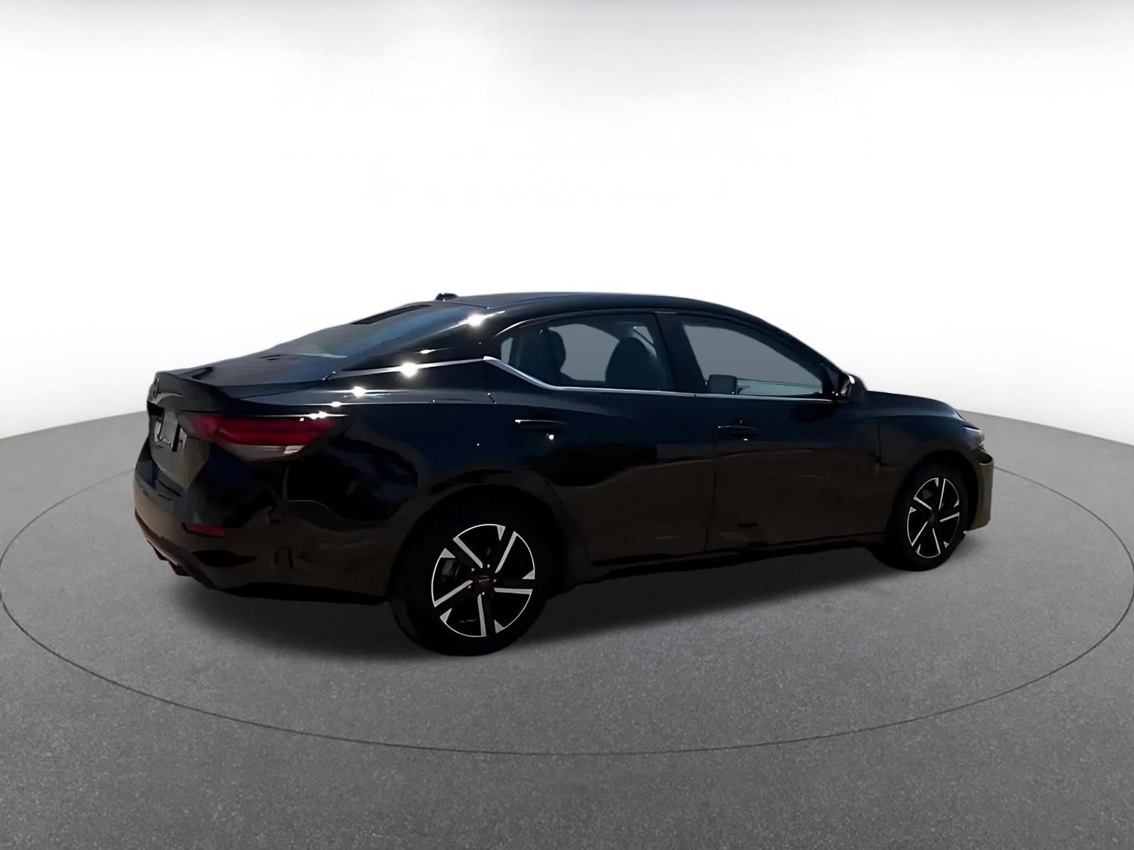 Used 2025 Nissan Sentra SV FWD image 14