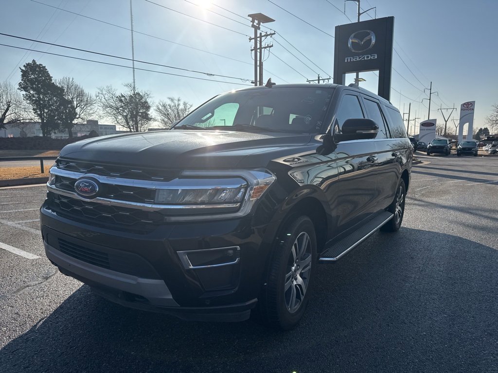 Used 2023 Ford Expedition Max Limited image 1