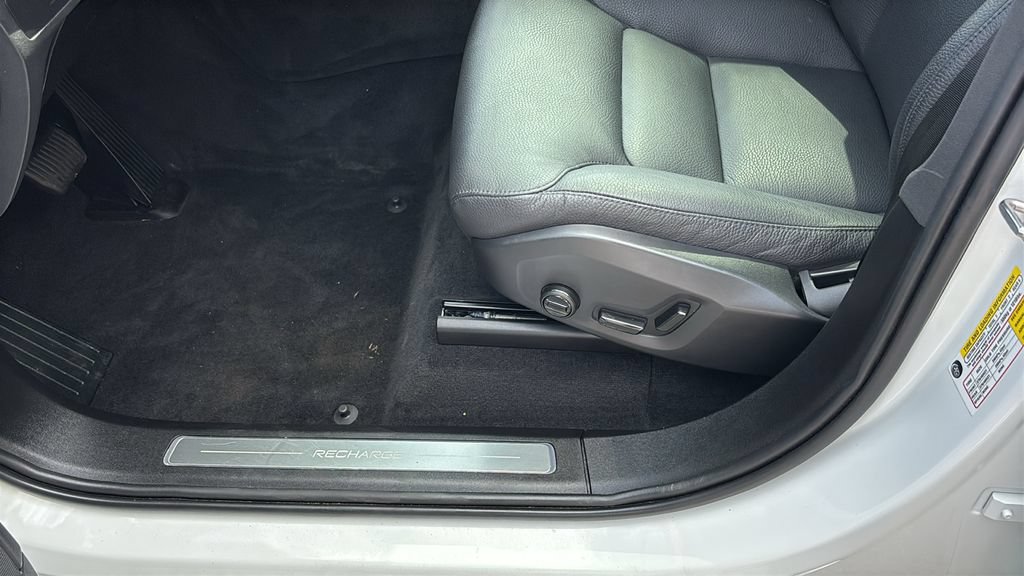 Certified 2024 Volvo XC90 T8 Plus w/ Protection Package Premier AWD/4WD image 25