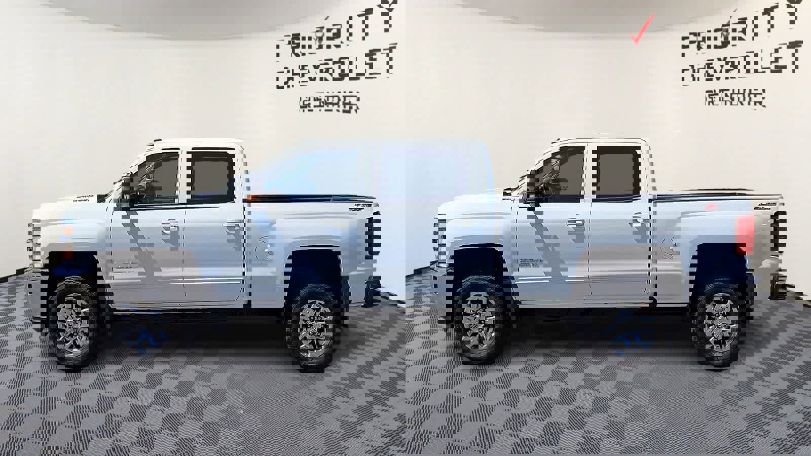 Used 2016 Chevrolet Silverado 2500 LT w/ LT Convenience Package image 5