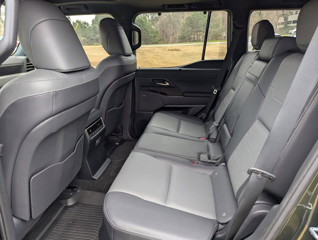 Used 2024 Lexus GX 550 w/ Accessory Package (Z1) AWD/4WD image 14
