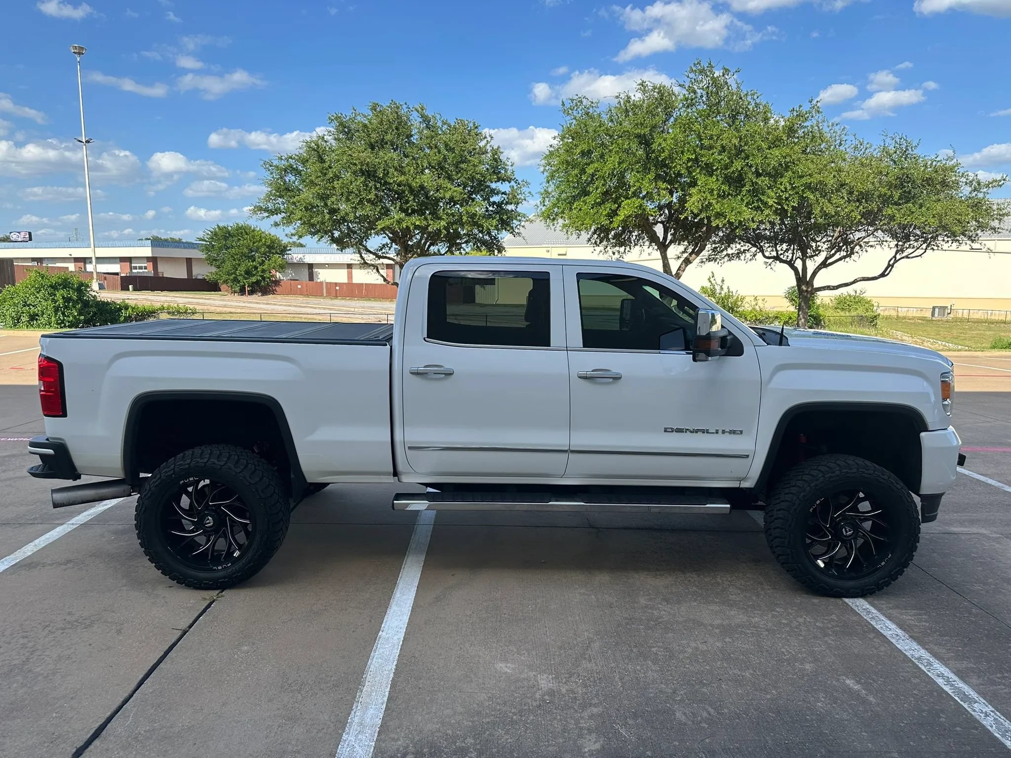 Used 2015 GMC Sierra 3500 Denali AWD/4WD image 9