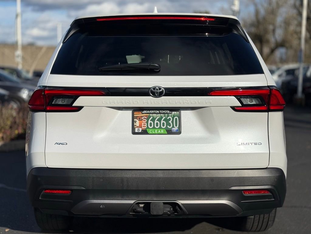 Used 2024 Toyota Grand Highlander Limited image 4