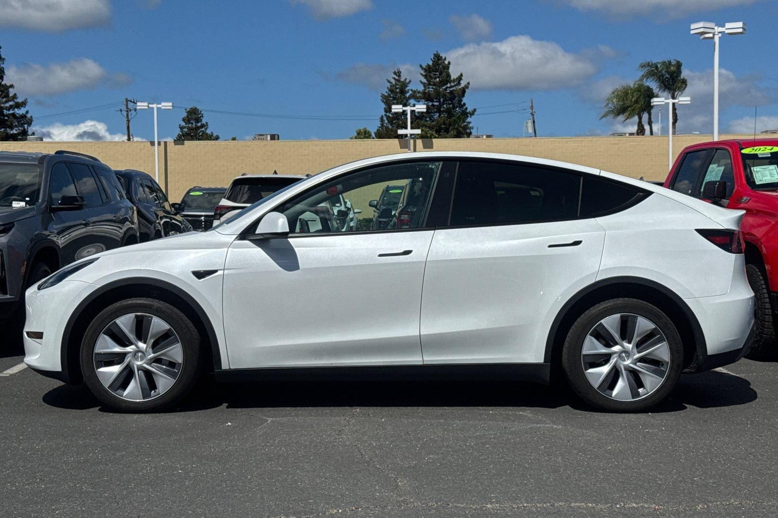 Used 2023 Tesla Model Y Long Range AWD/4WD image 8