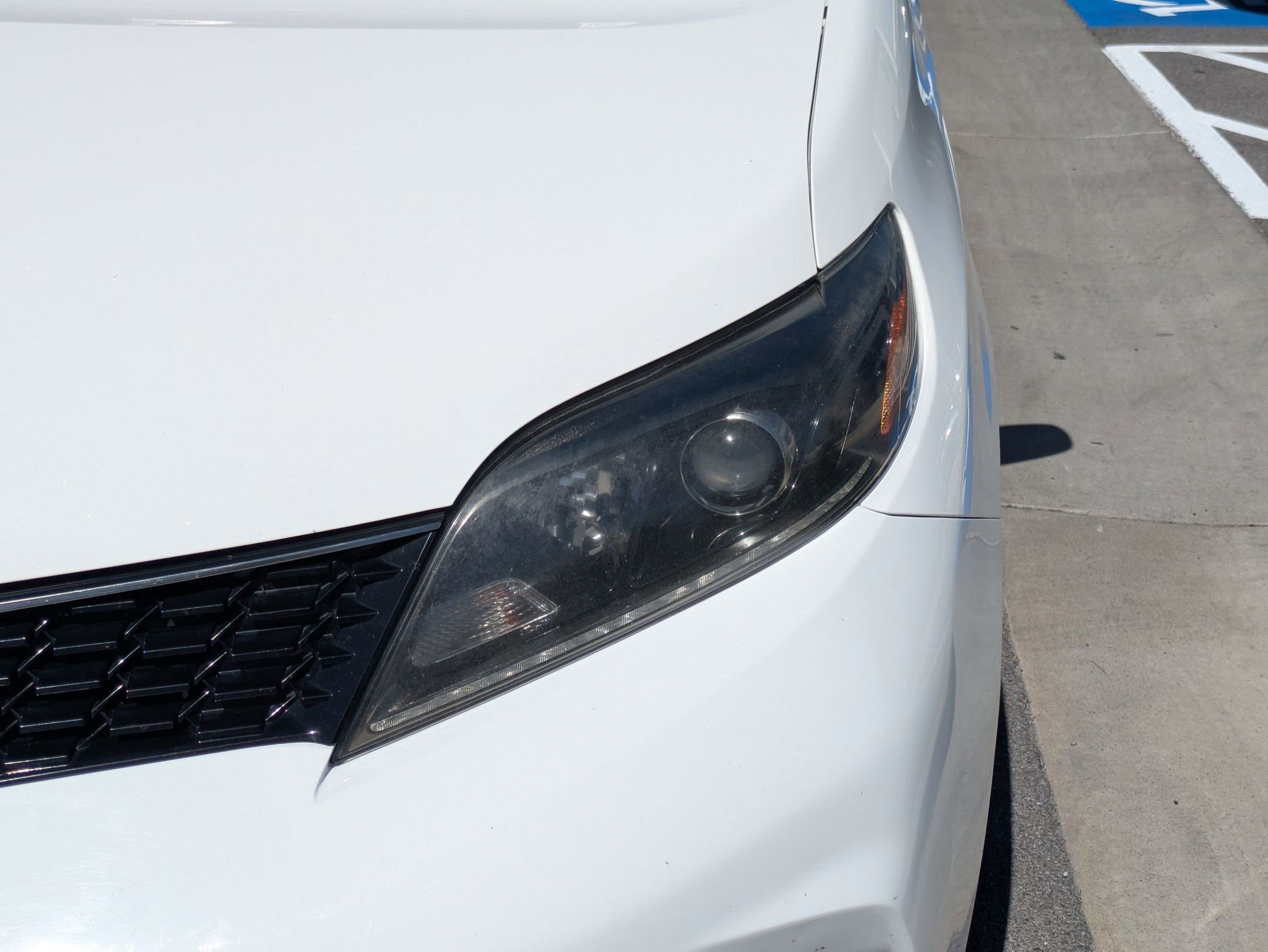 Used 2018 Toyota Sienna SE FWD image 12