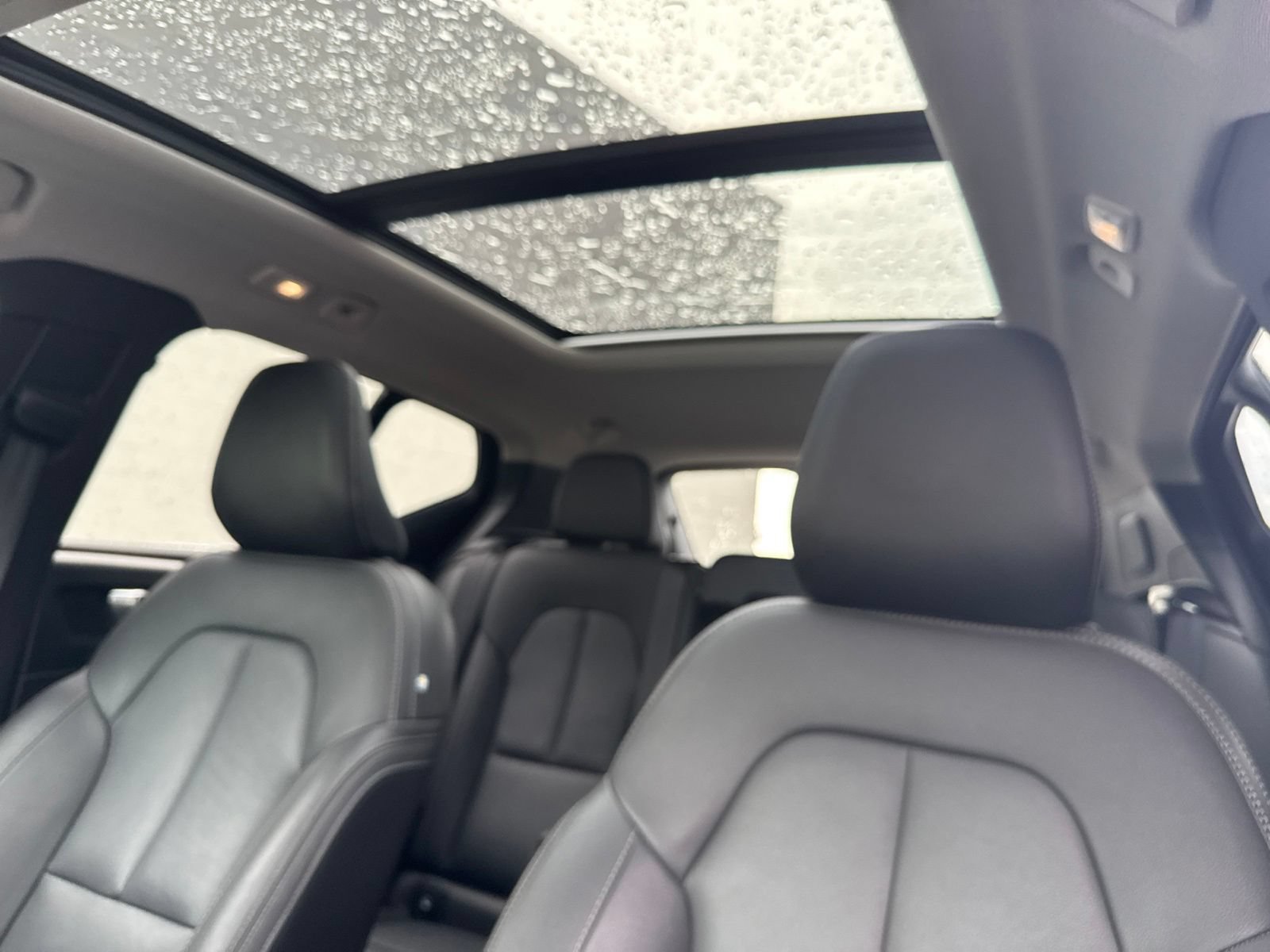 Used 2025 Volvo XC40 B5 Core AWD/4WD image 33