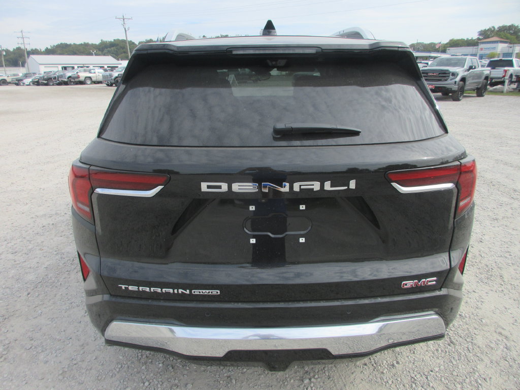 New 2027 GMC Terrain Denali w/ LPO, Black Badging Package AWD/4WD image 5