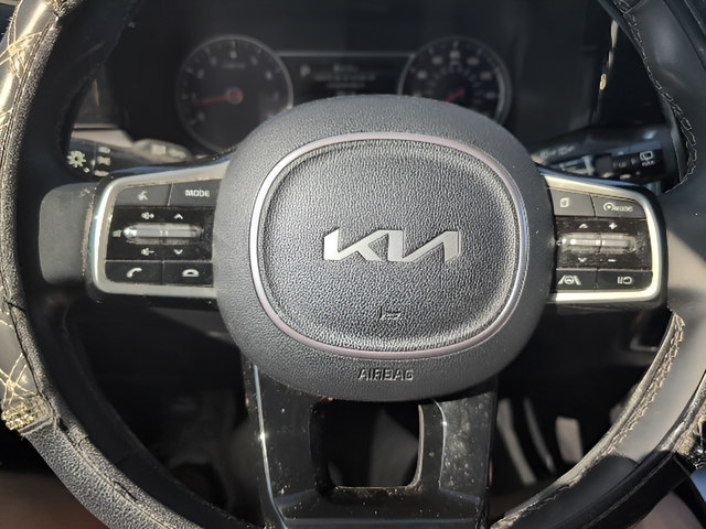 Used 2023 Kia Sorento S w/ Panoramic Sunroof Package FWD image 12