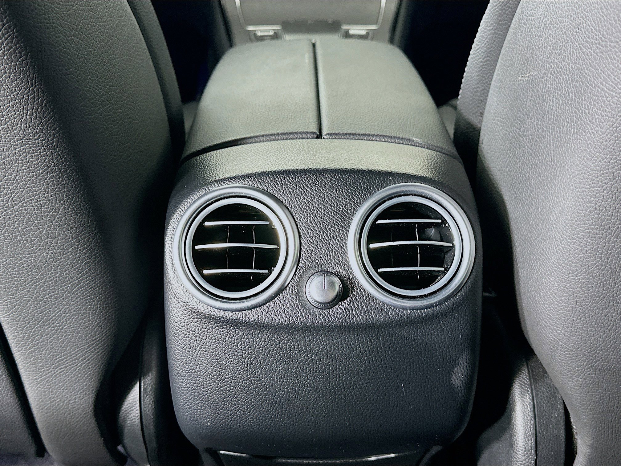 Used 2022 Mercedes-Benz GLC 300 4MATIC w/ Multimedia Package Lite image 34