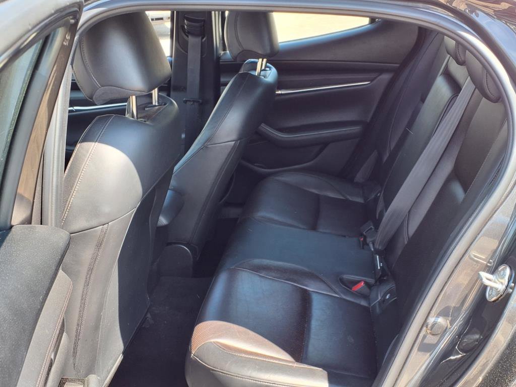 Used 2019 MAZDA MAZDA3 Hatchback w/ Premium Package image 13