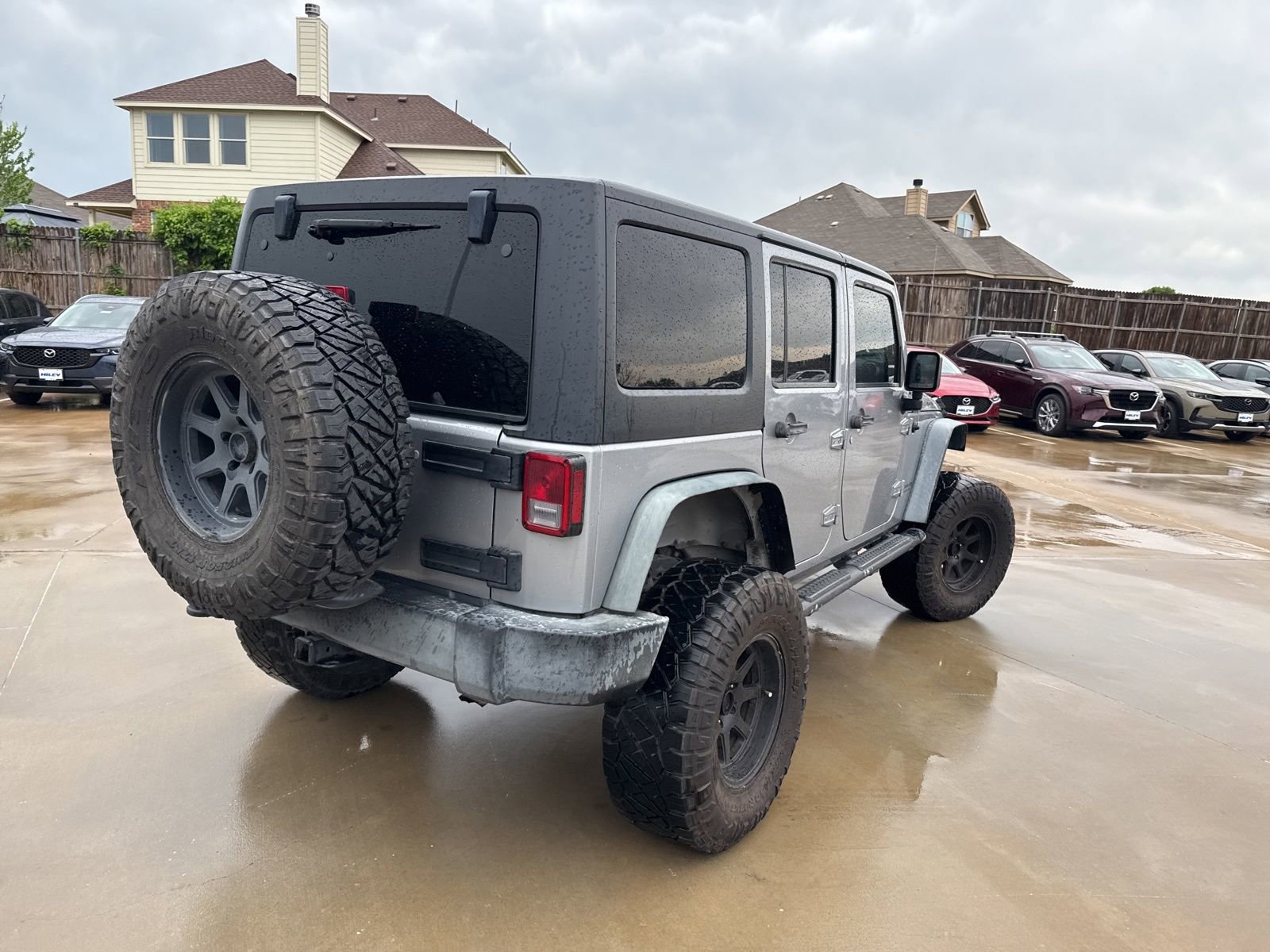 Used 2015 Jeep Wrangler Unlimited Rubicon w/ Max Tow Package image 11