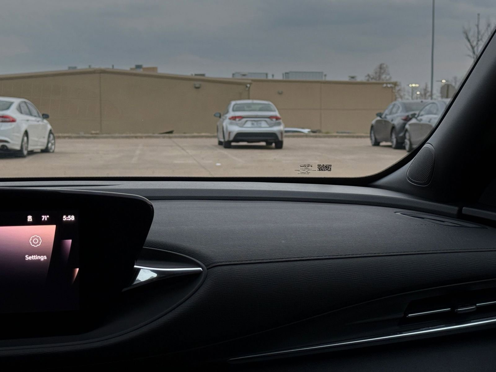 Used 2025 Buick Envista Preferred image 35