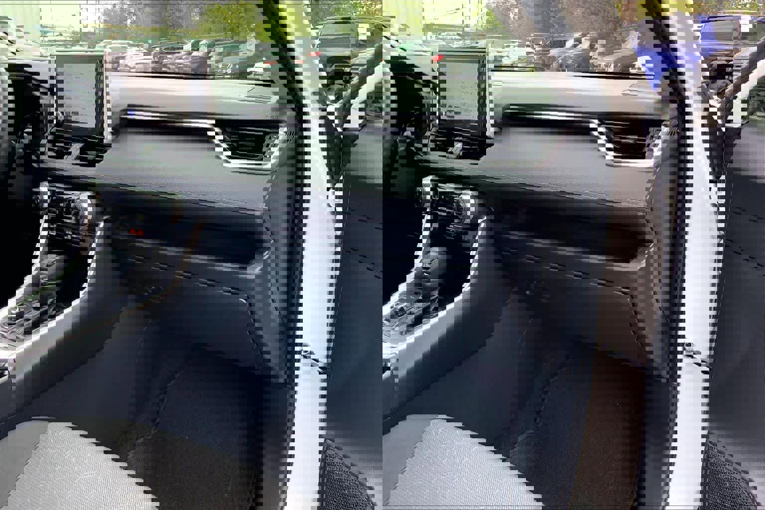 Used 2024 Toyota RAV4 XLE image 18