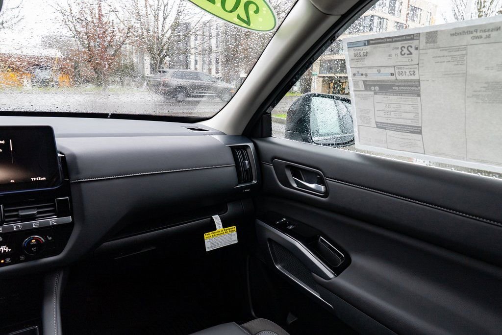 New 2026 Nissan Pathfinder SL image 12