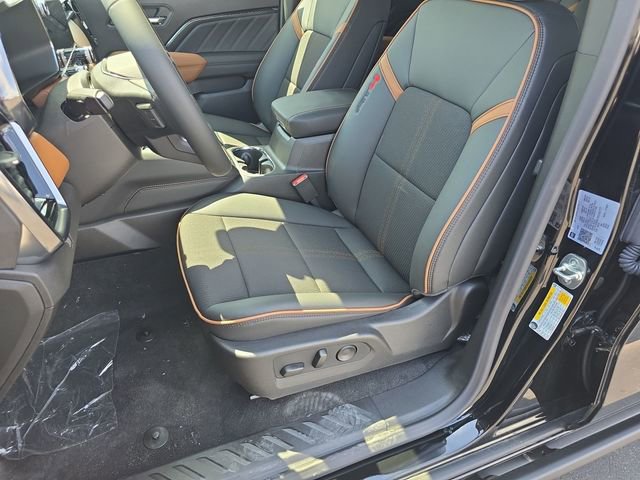 New 2025 GMC Canyon AT4 w/ Nightfall Edition image 19