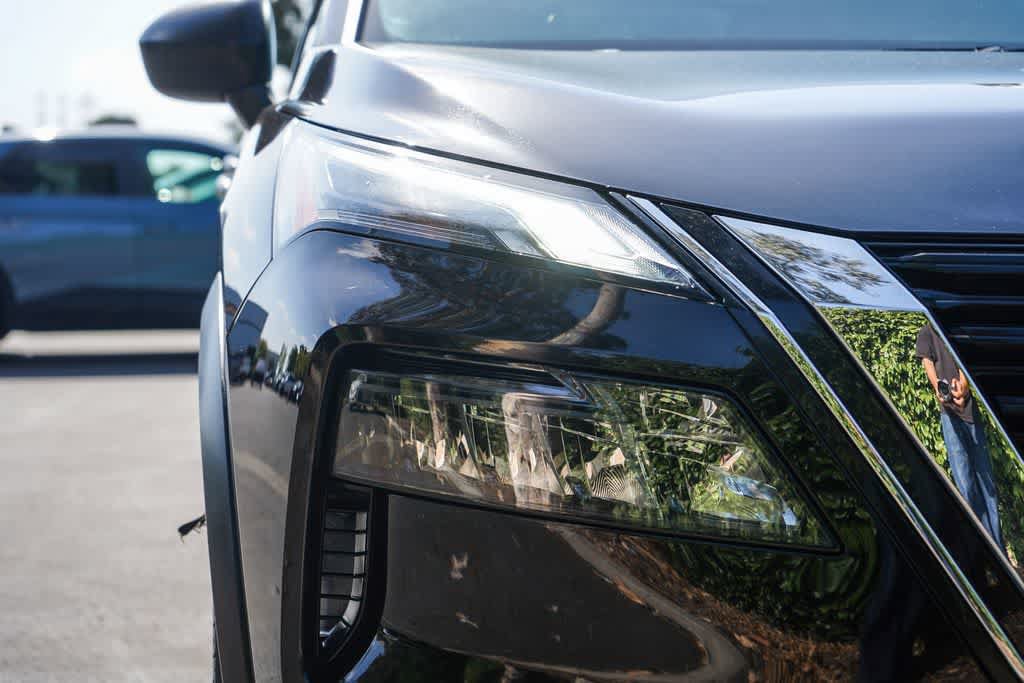 Used 2023 Nissan Rogue S AWD/4WD image 10
