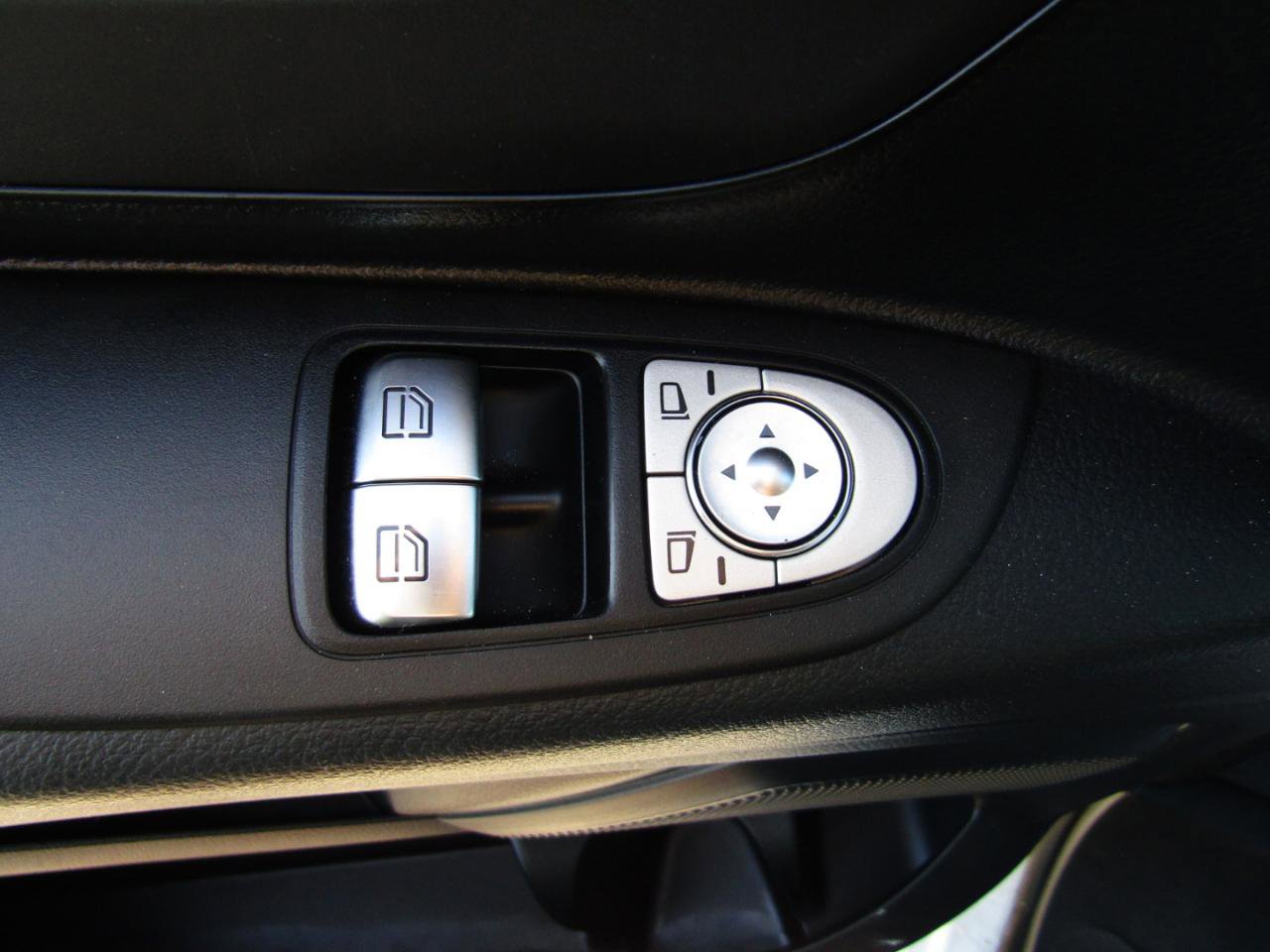 Used 2020 Mercedes-Benz Metris image 9