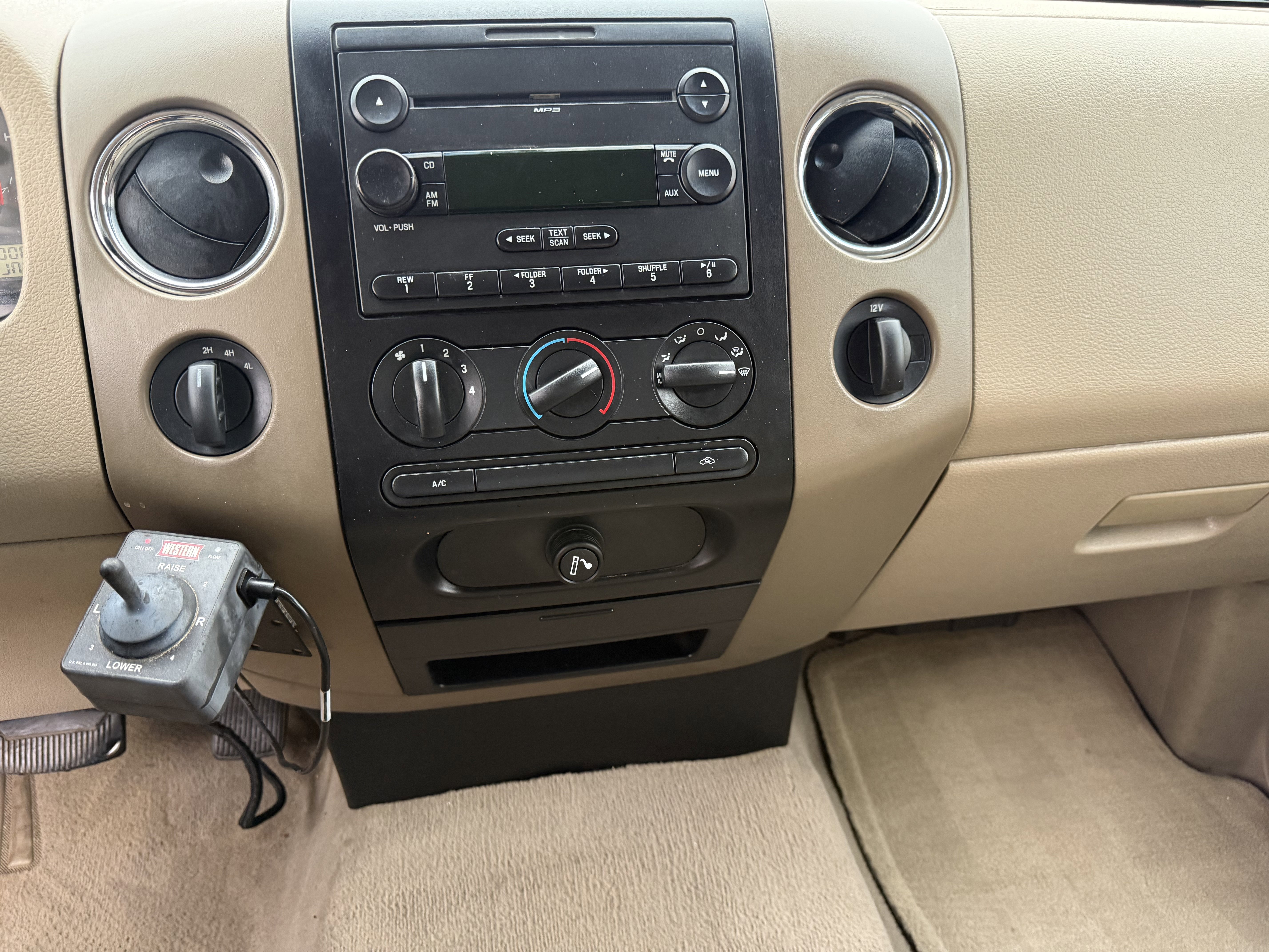 Used 2006 Ford F150 XLT image 13