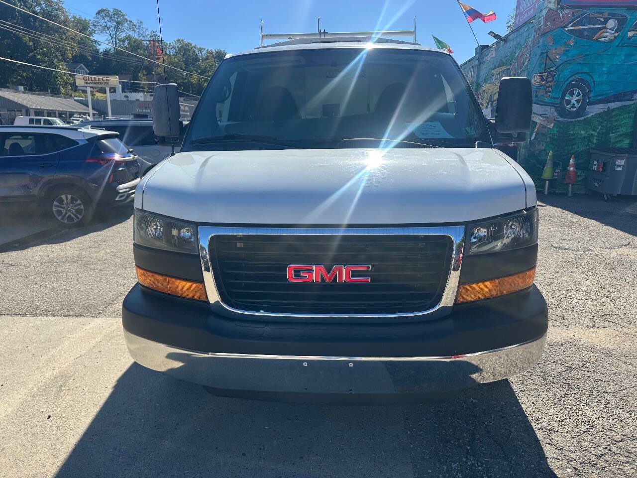 Used 2015 GMC Savana 3500 RWD image 3