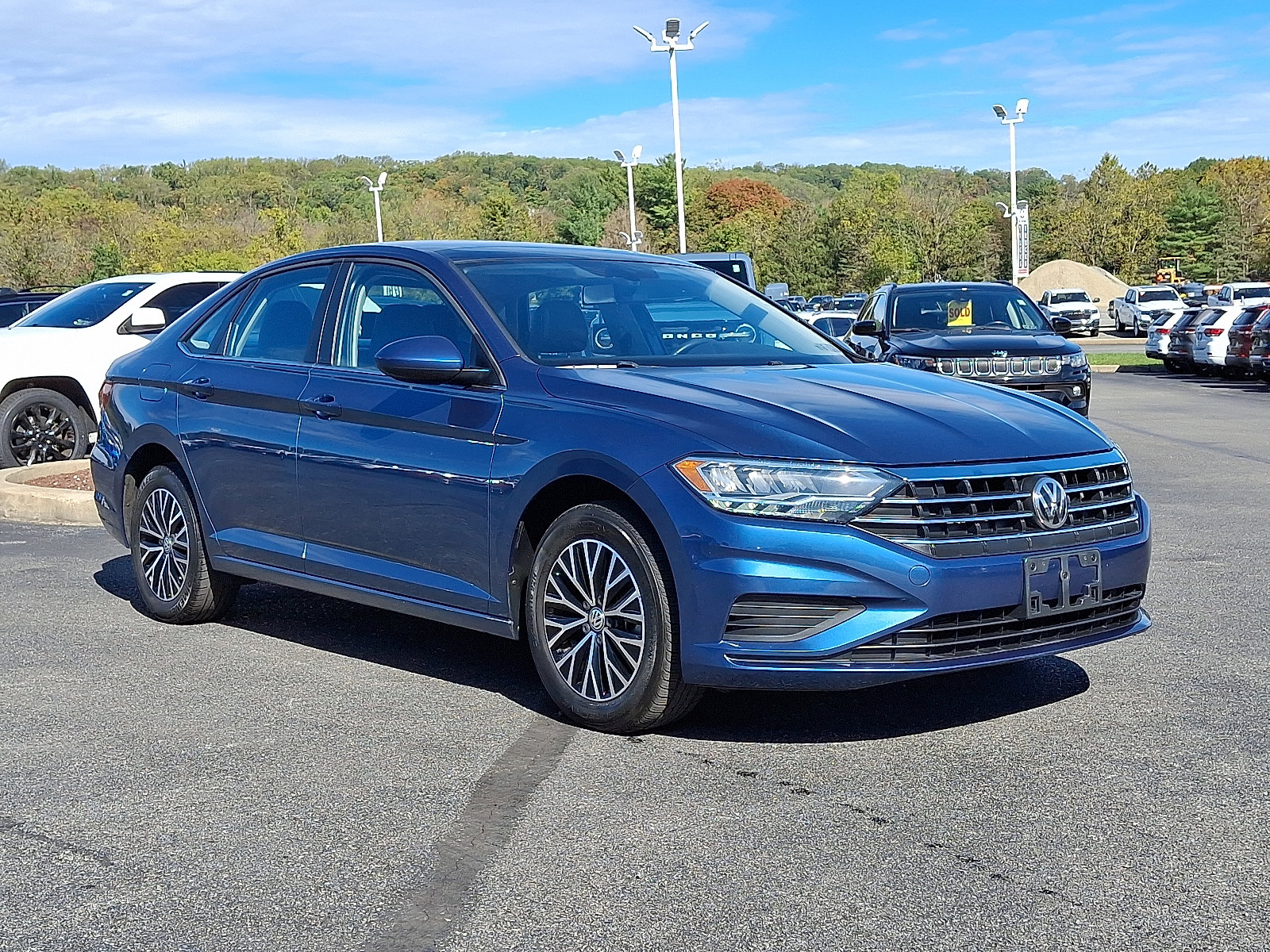 Used 2021 Volkswagen Jetta SE image 1