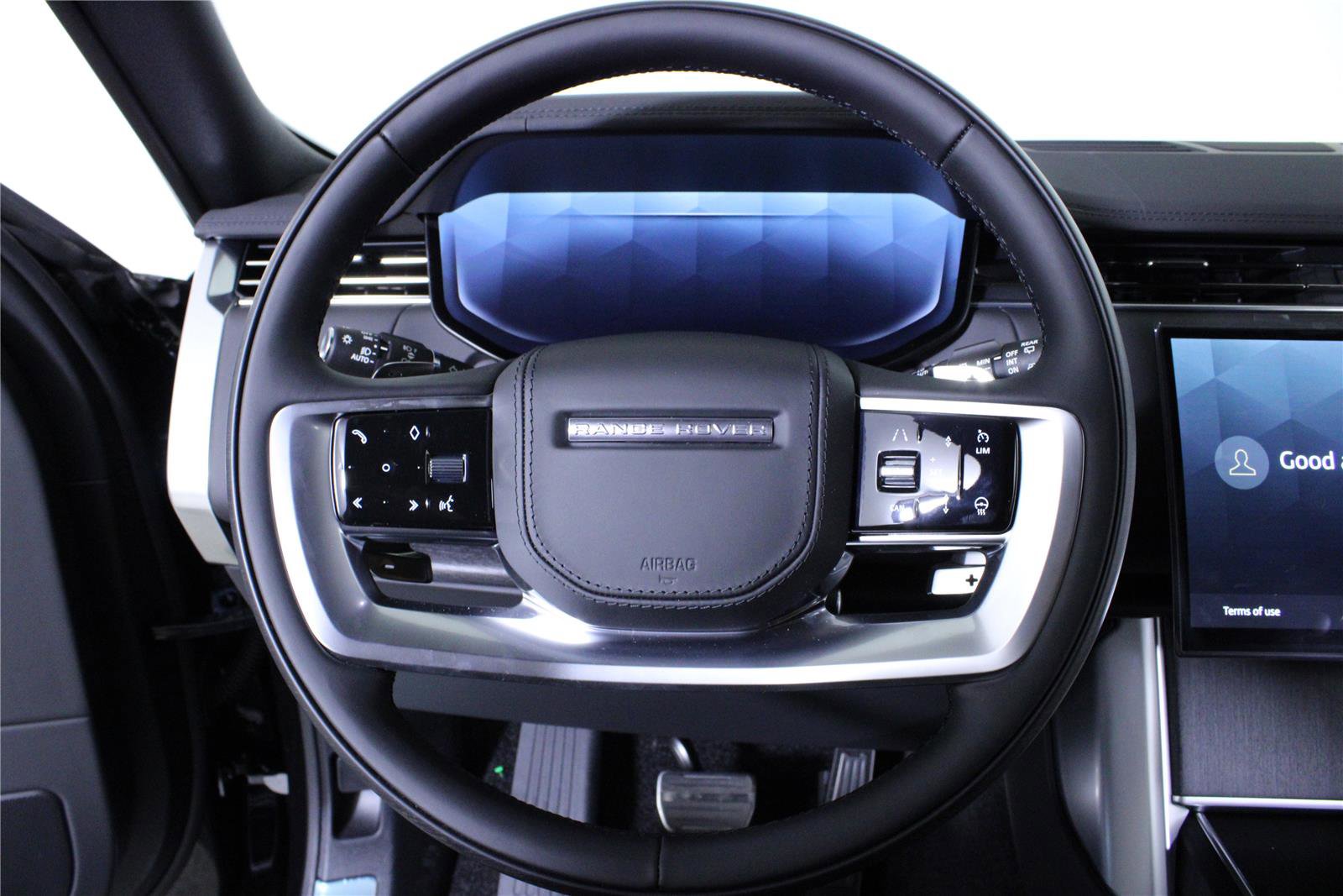 New 2026 Land Rover Range Rover Long Wheelbase SE AWD/4WD image 17