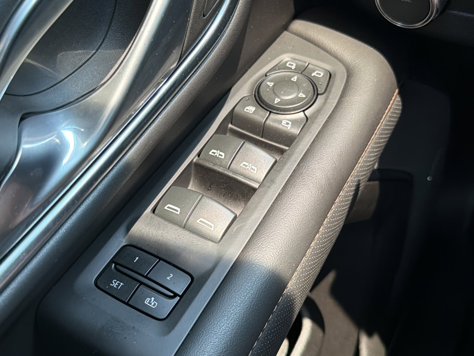 Used 2024 GMC Yukon AT4 w/ Technology Package image 18