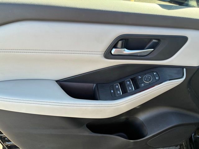 Certified 2024 Nissan Rogue SL FWD image 16