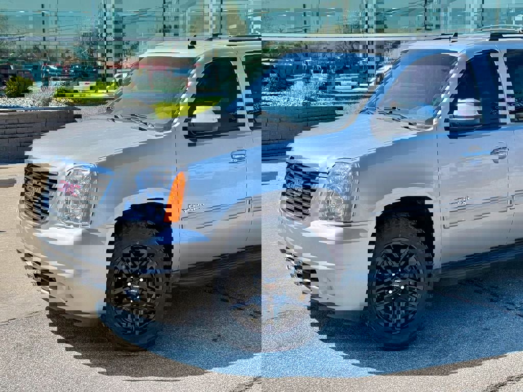 Used 2013 GMC Yukon XL SLT AWD/4WD image 2