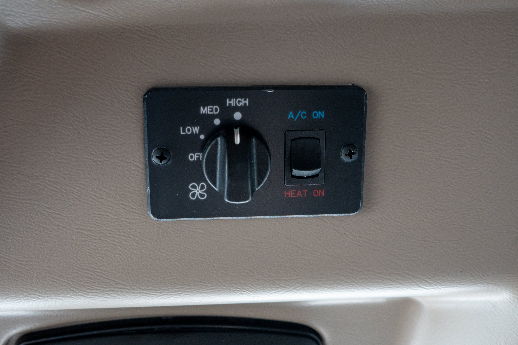 New 2026 GMC Savana 2500 w/ Driver Convenience Package RWD image 23