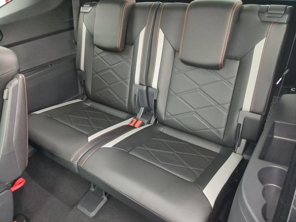 Certified 2025 Volkswagen Atlas Peak Edition SE AWD/4WD image 21