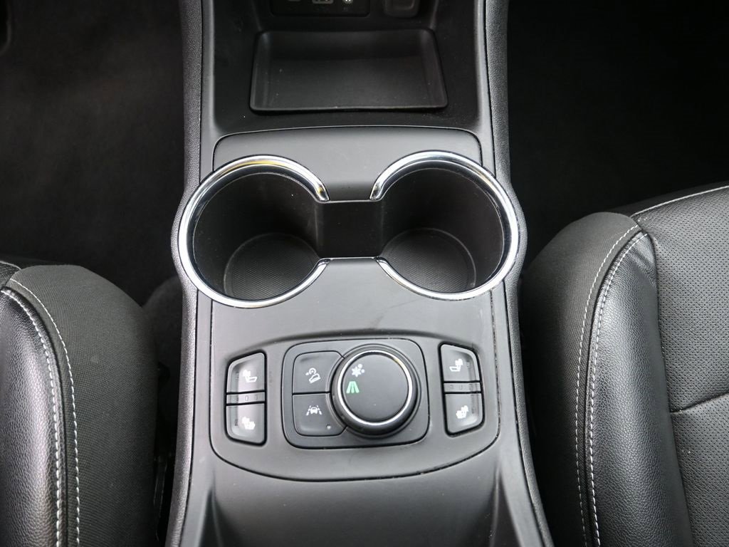 Used 2023 GMC Terrain SLT image 18