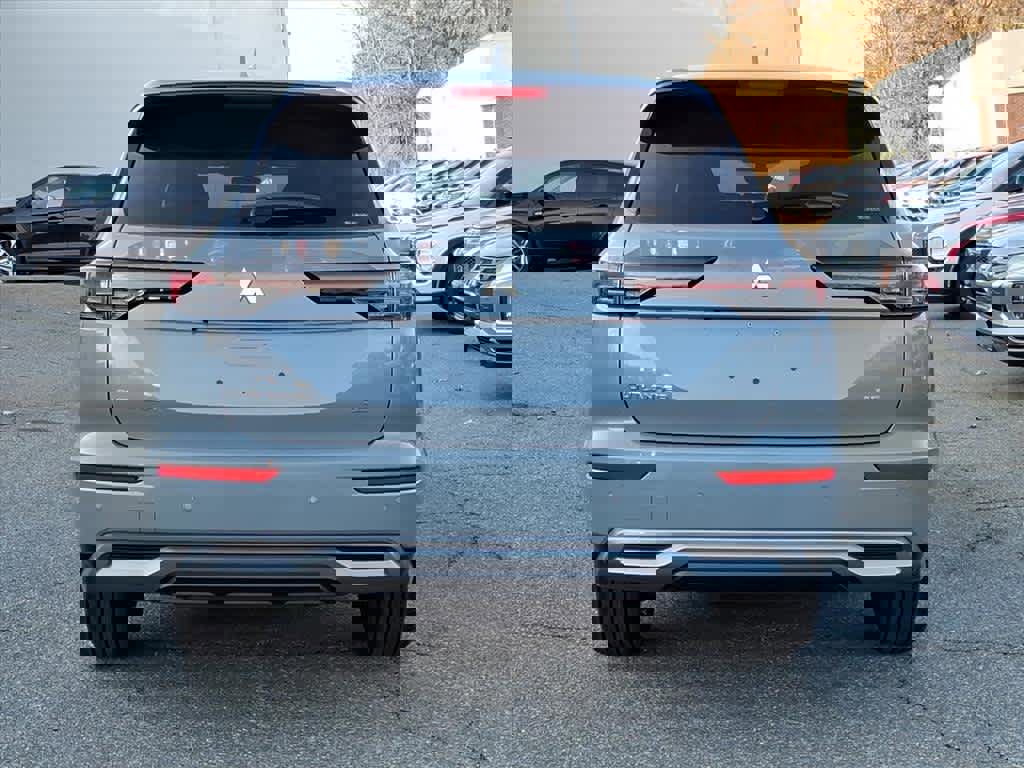 New 2026 Mitsubishi Outlander SE image 3