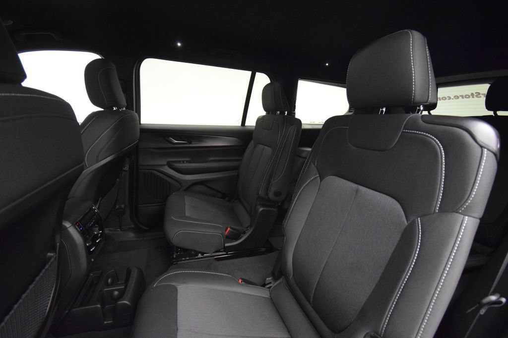 New 2026 Jeep Grand Cherokee L Laredo AWD/4WD image 34