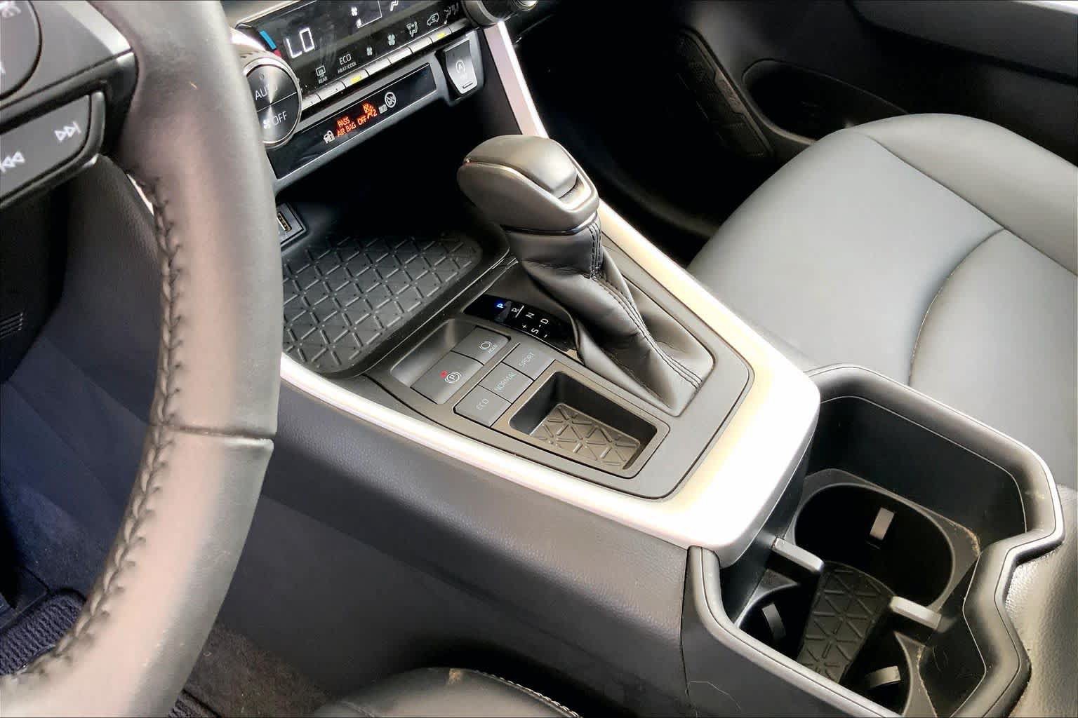 Used 2023 Toyota RAV4 XLE Premium FWD image 17