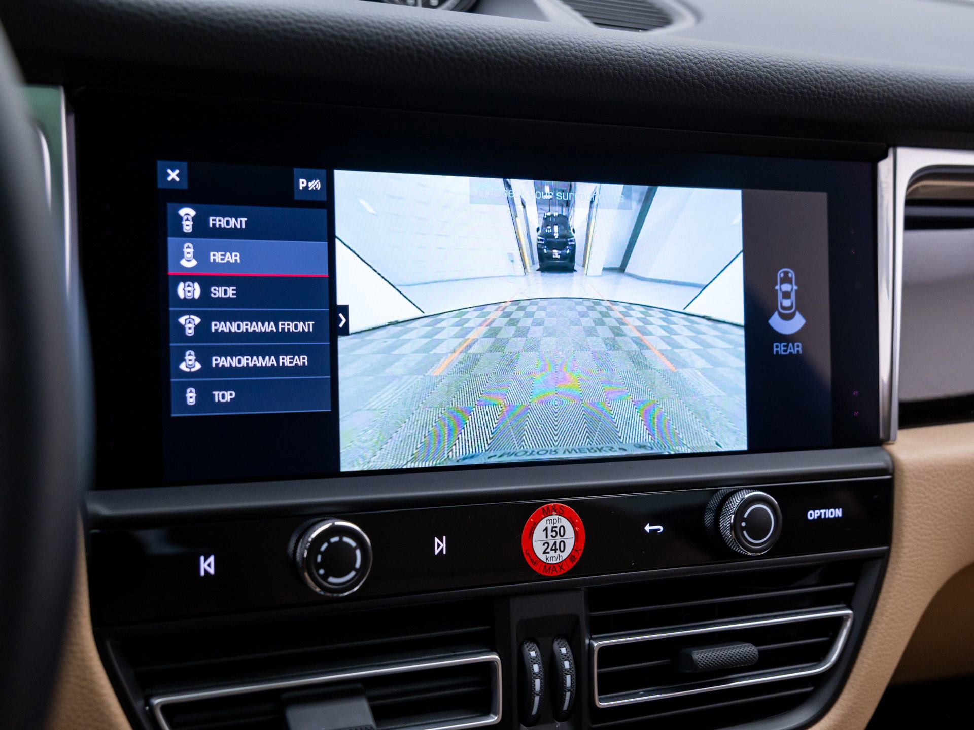 Certified 2025 Porsche Macan image 25