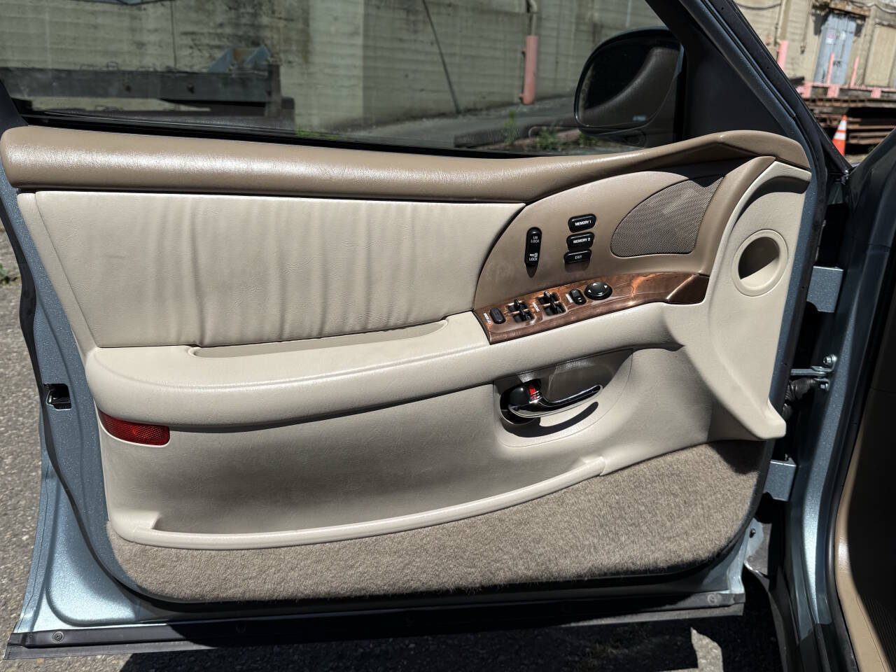 Used 2004 Buick Park Avenue w/ Prestige Feature Package FWD image 23