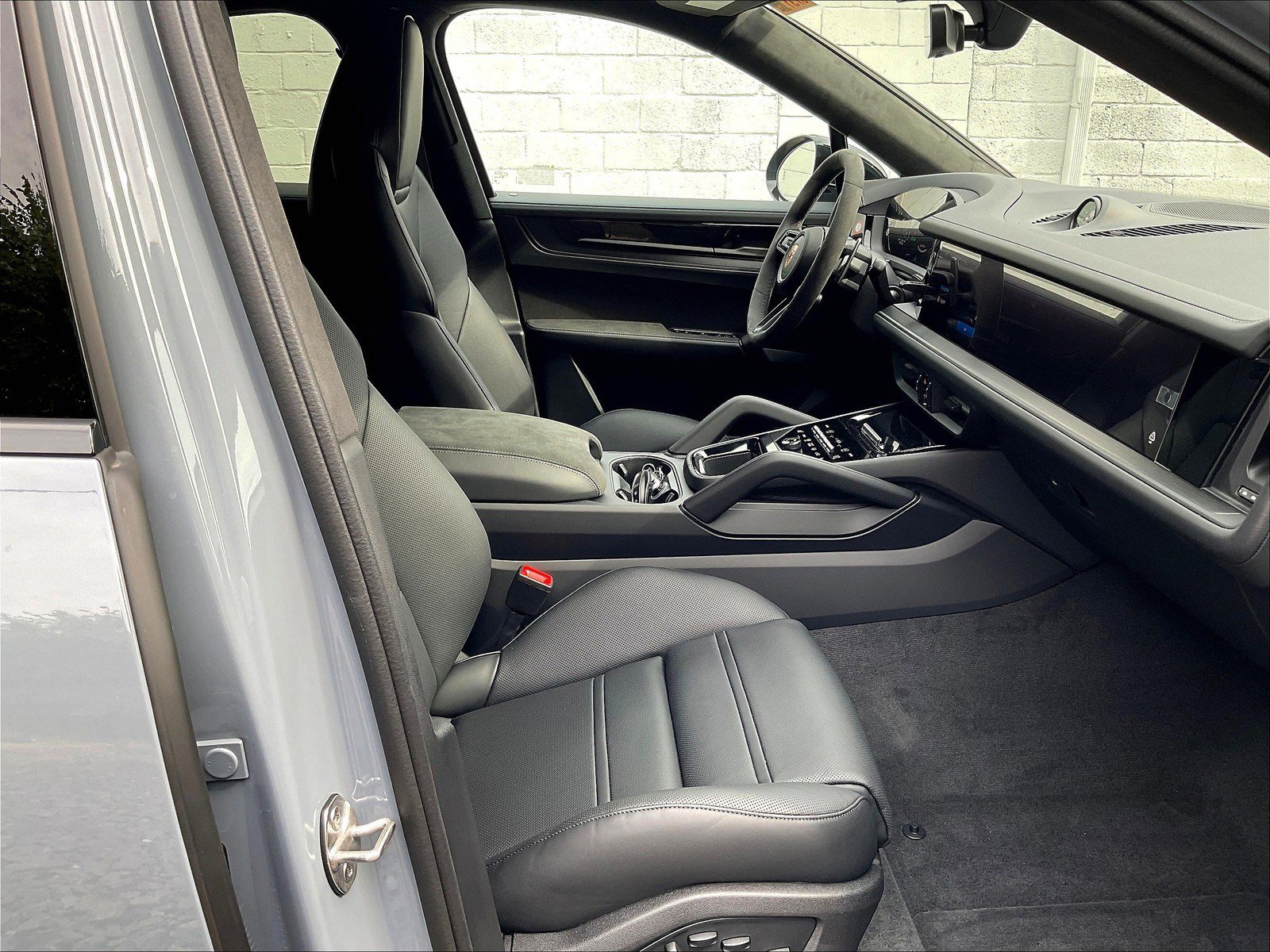 New 2026 Porsche Cayenne GTS image 10