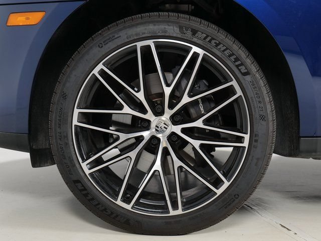 Certified 2026 Porsche Macan AWD/4WD image 35