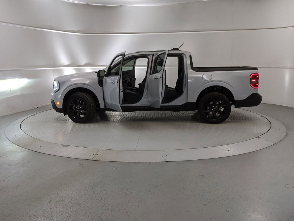 New 2026 Ford Maverick Lariat w/ Black Appearance Package image 11