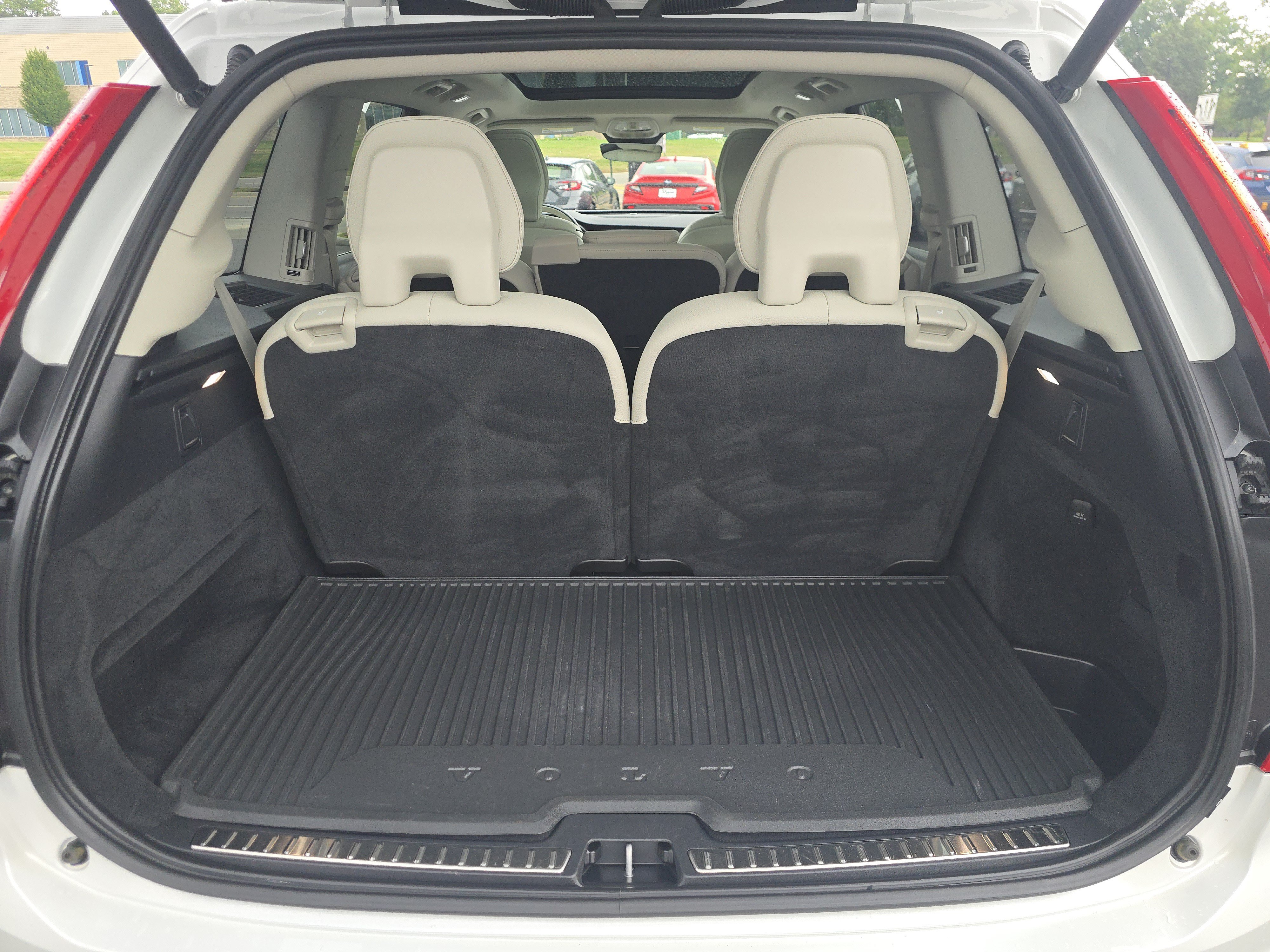 Used 2023 Volvo XC90 T8 Plus AWD/4WD image 18