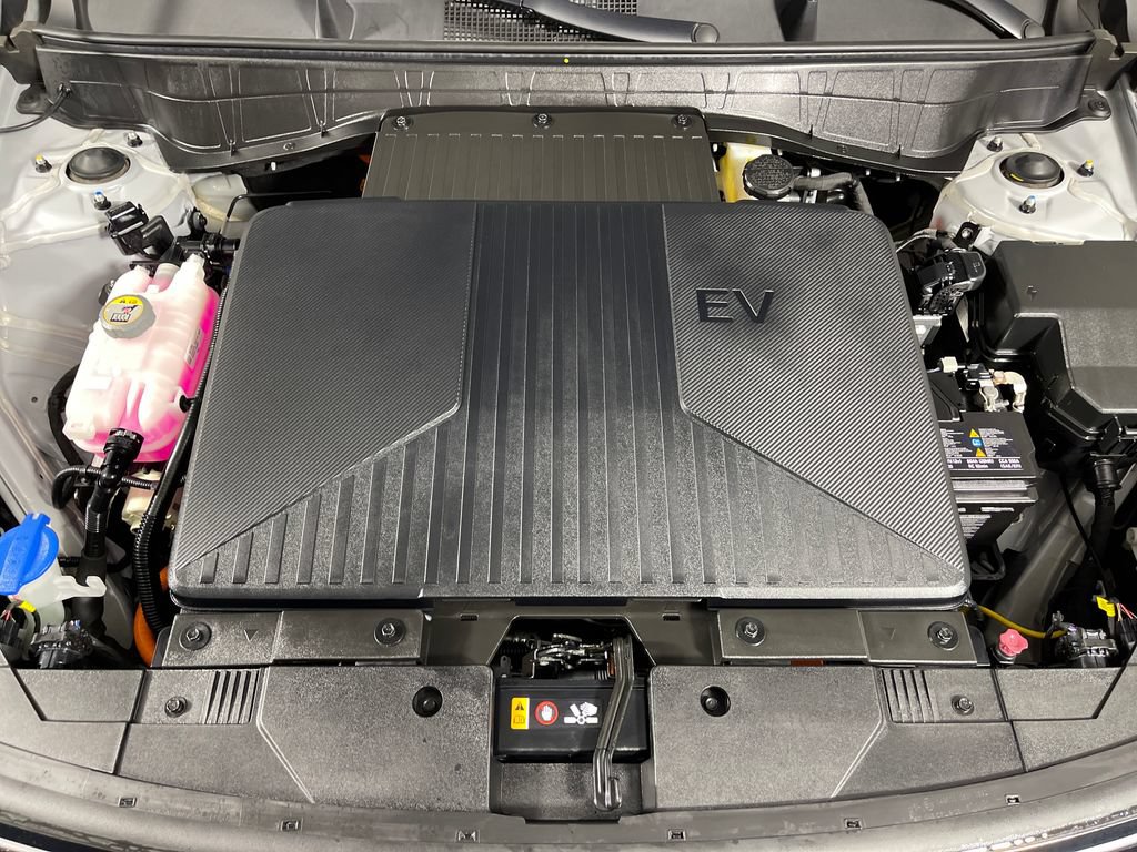 Certified 2024 Hyundai Kona SEL FWD image 9