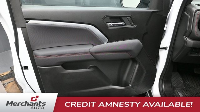 Used 2025 Chevrolet Colorado Z71 AWD/4WD image 17