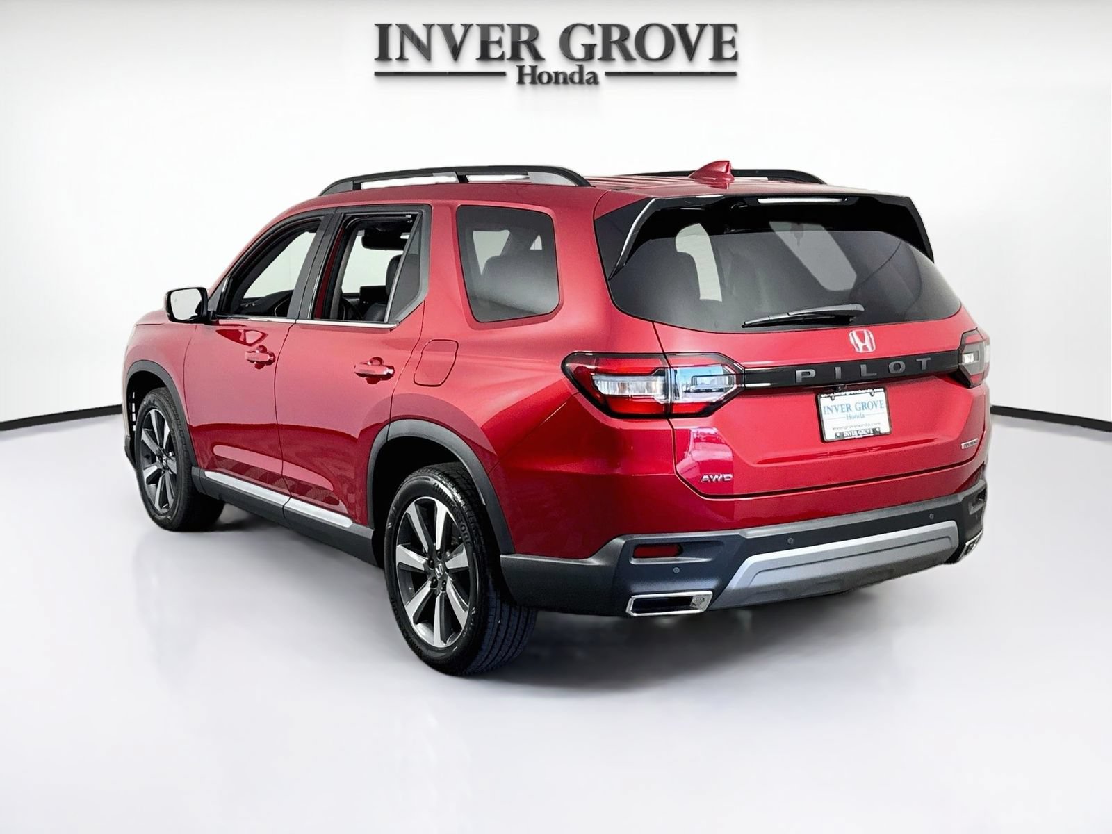 Certified 2024 Honda Pilot Touring image 7
